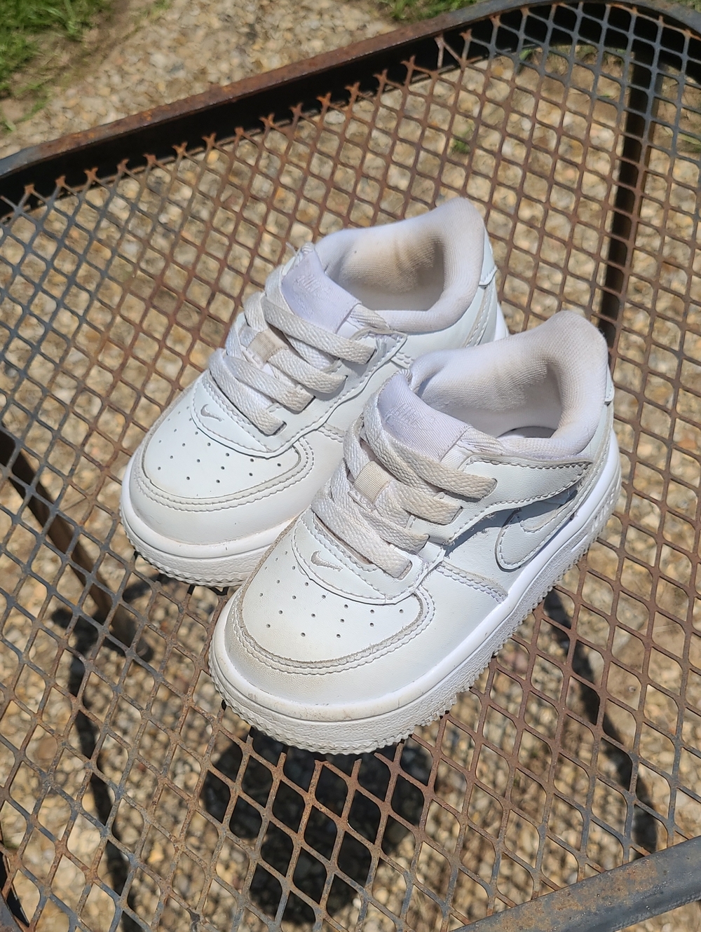 Nike Baby White Low-Top Velcro Sneakers Size 6c